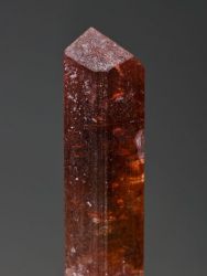 Turmalín var. rubelit