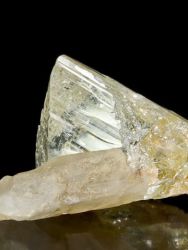 Topaz, záhněda