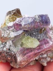 Tanzanit, diopsid